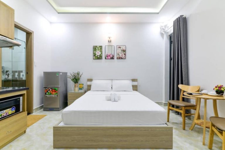 [:en]Cosy studio apartment near Le Van Tam park of District 3[:vi]Studio hiện đại Q1