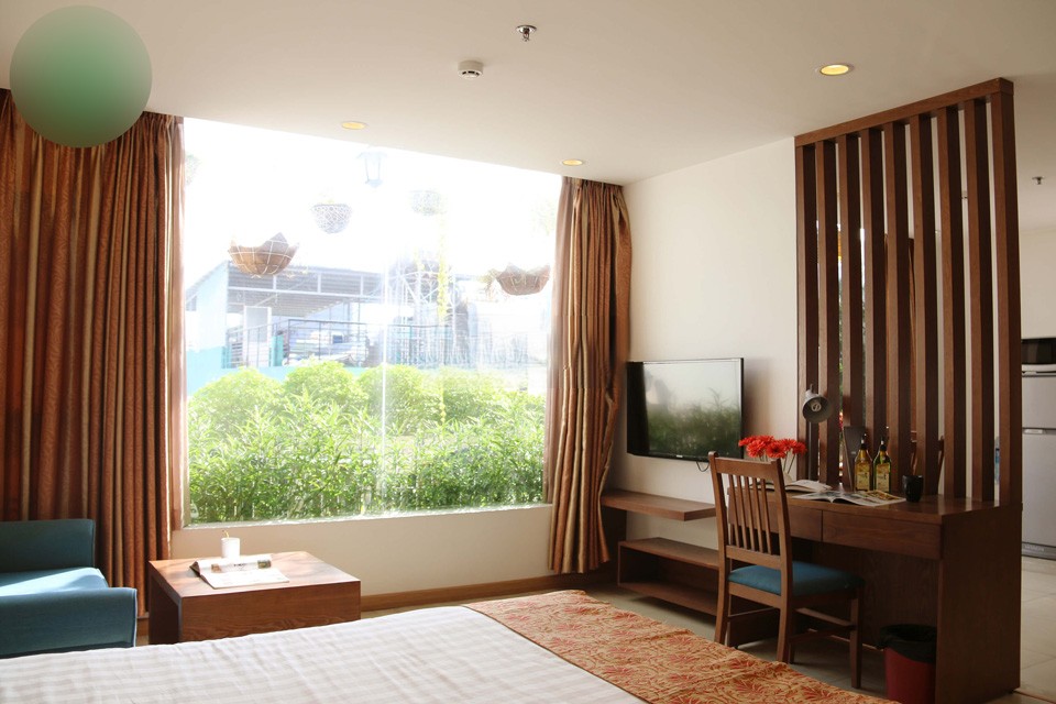 [:en]Nice serviced apartment with spacious garden in District 1[:vi]Căn hộ dịch vụ 1 phòng ngủ riêng biệt tại Quận 1[:]