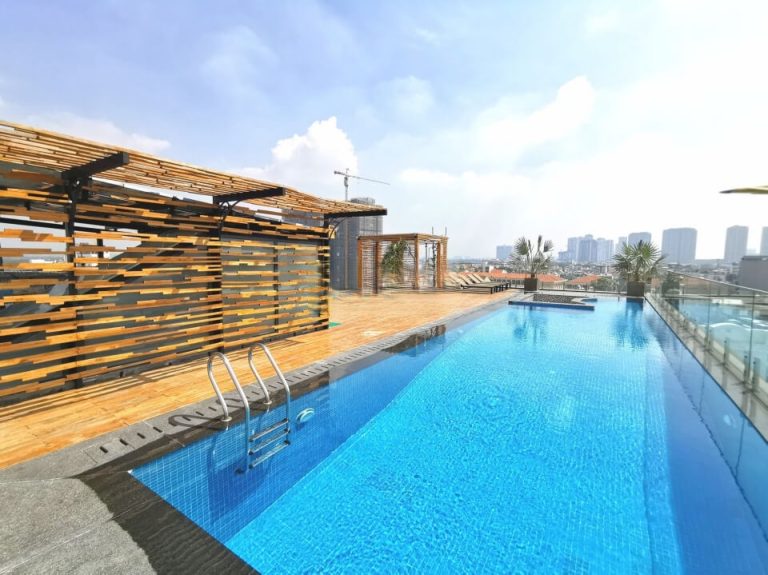 [:en]Serviced apartment with rooftop pool