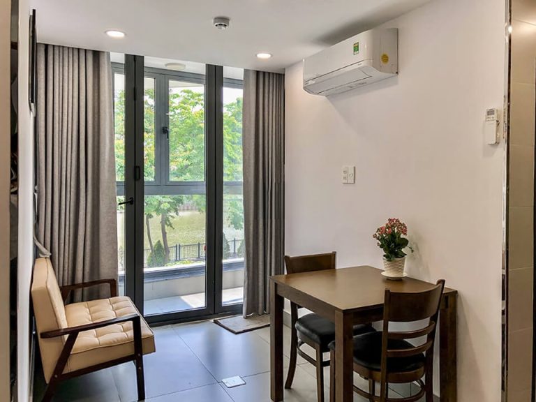 [:en]Separated 1 bedroom with balcony on Truong Sa street[:vi]1 Phòng ngủ riêng biệt có ban công trên đường Trường Sa[:]