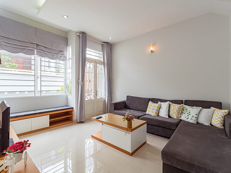 [:en]Clean and spacious 2 bedrooms on Dinh Tien Hoang street[:vi]2 Phòng ngủ sạch và rộng rãi trên đường Đinh Tiên Hoàng[:]