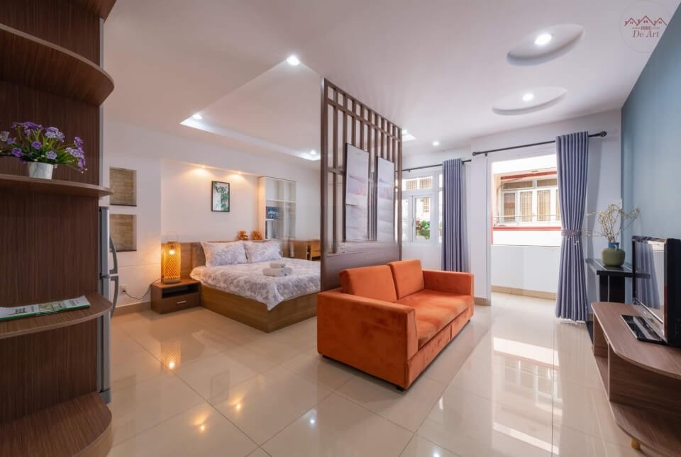 [:en]Nice and spacious studio on Nguyen Thi Minh Khai street[:vi]Studio đẹp và rộng rãi trên đường Nguyễn Thị Minh Khai[:]