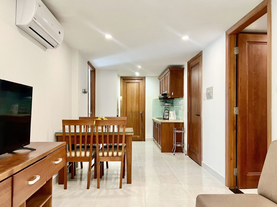 [:en]Great 2-bedroom apartment near the airport in Tan Binh District[:vi]Căn hộ dịch vụ 2 phòng ngủ full nội thất gần sân bay