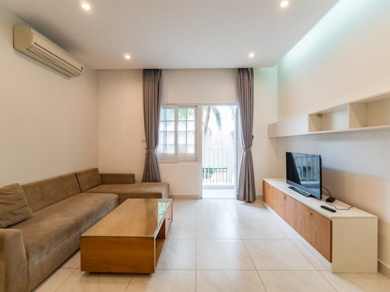 [:en]Large apartment with pool on Nguyen Van Huong street[:vi]Căn hộ rộng rãi có hồ bơi trên đường Nguyễn Văn Hưởng[:]