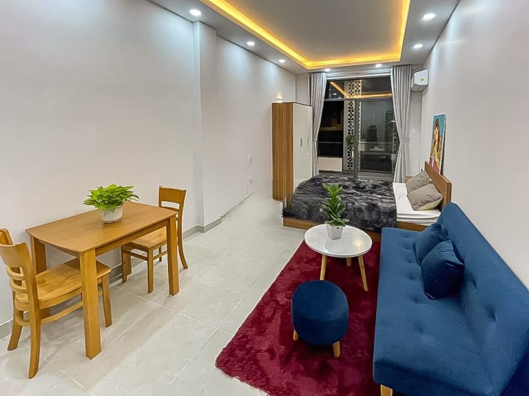 [:en]Spacious studio with balcony on Truong Sa street[:vi]Studio rộng rãi có ban công trên đường Trường Sa[:]