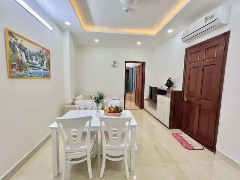 [:en]Cozy 2 bedrooms serviced apartment in Tan Binh District[:vi]Căn hộ dịch vụ 2PN tiện nghi hiện đại Q. Tân Bình[:]