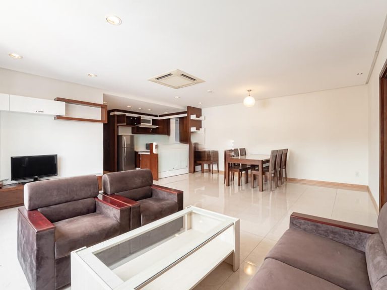 [:en]Modern and spacious 3-BR apartment in Phu Nhuan District[:vi]Căn hộ 3 phòng ngủ rộng rãi hiện đại tại Quận Phú Nhuận[:]