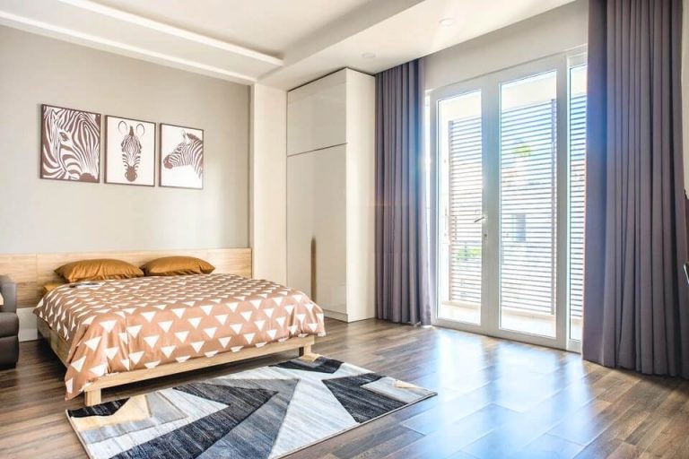 [:en]Minimalist studio apartment in Binh An ward of District 2[:vi]Căn hộ dịch vụ hiện đại nhiều ánh sáng tự nhiên tại Quận 2[:]