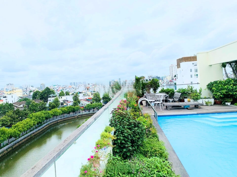 [:en]Spacious corner apartment with canal view in Phu Nhuan District[:vi]Căn hộ mini full nội thất có hồ bơi đẹp đường Trường Sa[:]