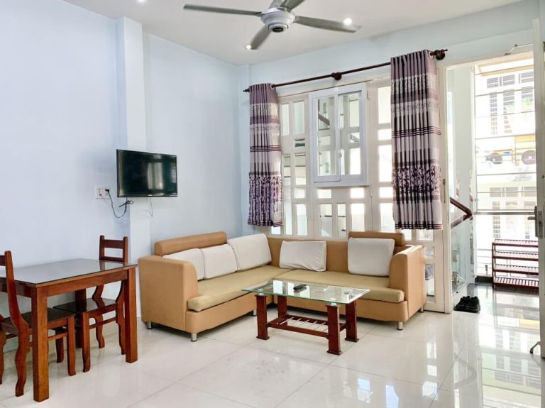 [:en]Spacious fully furnished apartment for rent in Tan Binh District[:vi]Căn hộ rộng rãi đầy đủ tiện nghi gần Etown Cộng Hòa