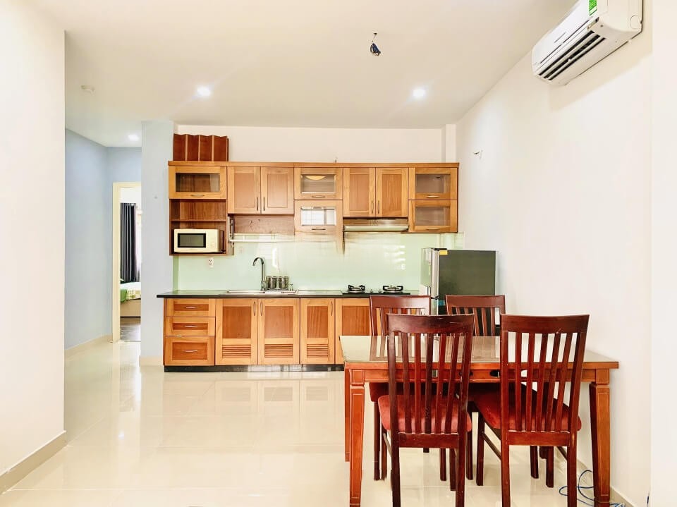 [:en]Comfortable 2 bedroom apartment near market in District 1[:vi]Căn hộ 2 phòng ngủ đầy đủ nội thất gần chợ Tân Định Quận 1[:]