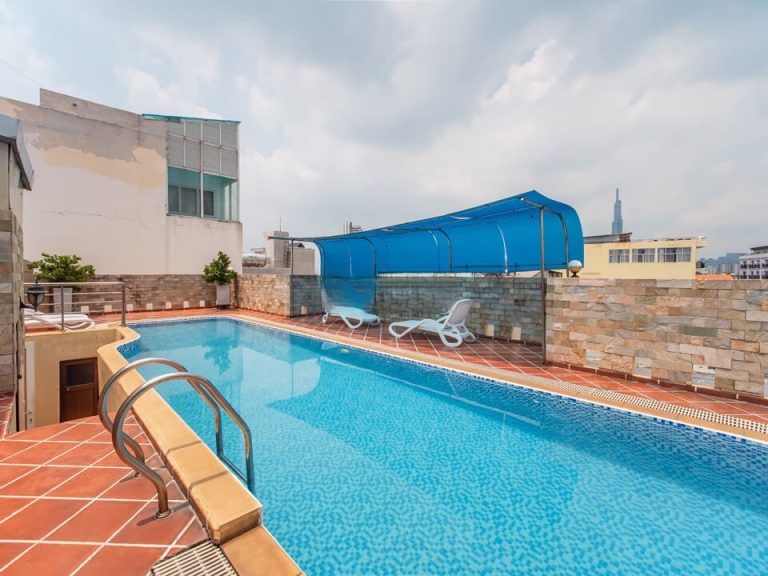 [:en]Apartment with rooftop swimming pool and gym in Thao Dien