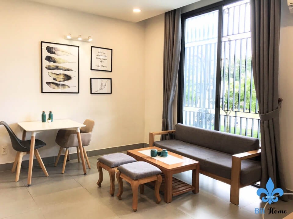 [:en]Bright studio apartment next to the canal in Binh Thanh District[:vi]Căn hộ dịch vụ hiện đại đường Trường Sa