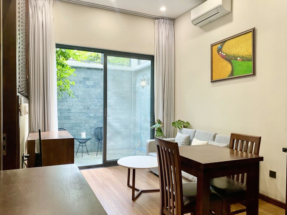 [:en]Ground floor apartment with backyard near Saigon River in D2[:vi]Căn hộ đầy đủ nội thất có sân sau gần sông Sài Gòn