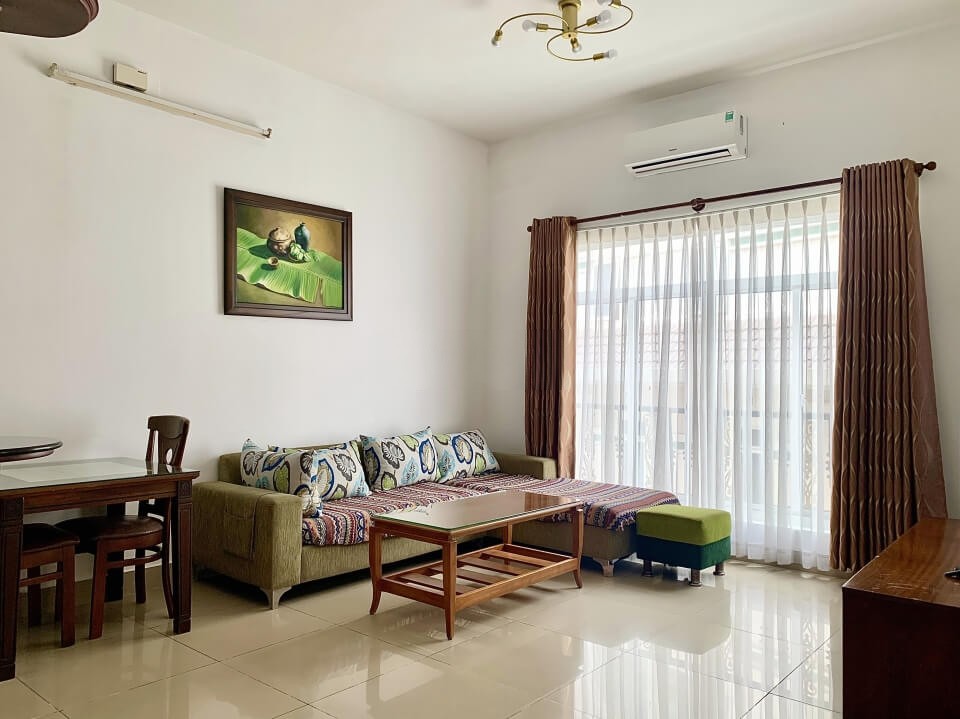 [:en]1-bedroom apartment filled with natural light in Tan Binh District[:vi]Căn hộ rộng rãi ngập tràn ánh sáng tự nhiên Lê Văn Sỹ