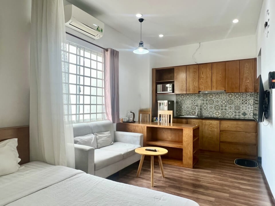 [:en]Bright studio serviced apartment near the airport in Tan Binh District[:vi]Căn hộ mini full nội thất nhiều ánh sáng gần sân bay