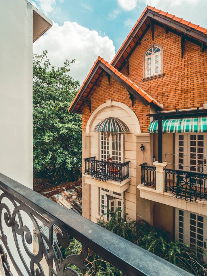 [:en]Separate bedroom with balcony & natural light in Tan Binh district[:vi]1 Phòng ngủ tiện nghi có ban công