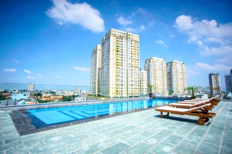 [:en]Spacious serviced apartment with free Pool